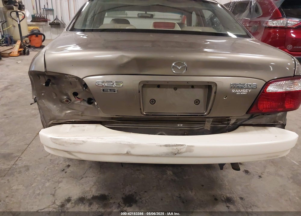 2000 MAZDA 626 ES/LX VIN: 1YVGF22C5Y5122894