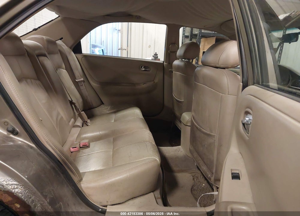 2000 MAZDA 626 ES/LX VIN: 1YVGF22C5Y5122894