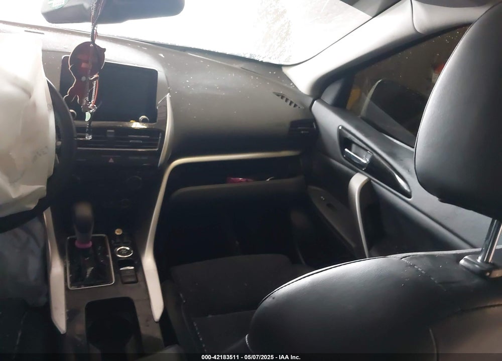 2023 MITSUBISHI ECLIPSE CROSS SE S-AWC/SEL S-AWC VIN: JA4ATWAA4PZ048946