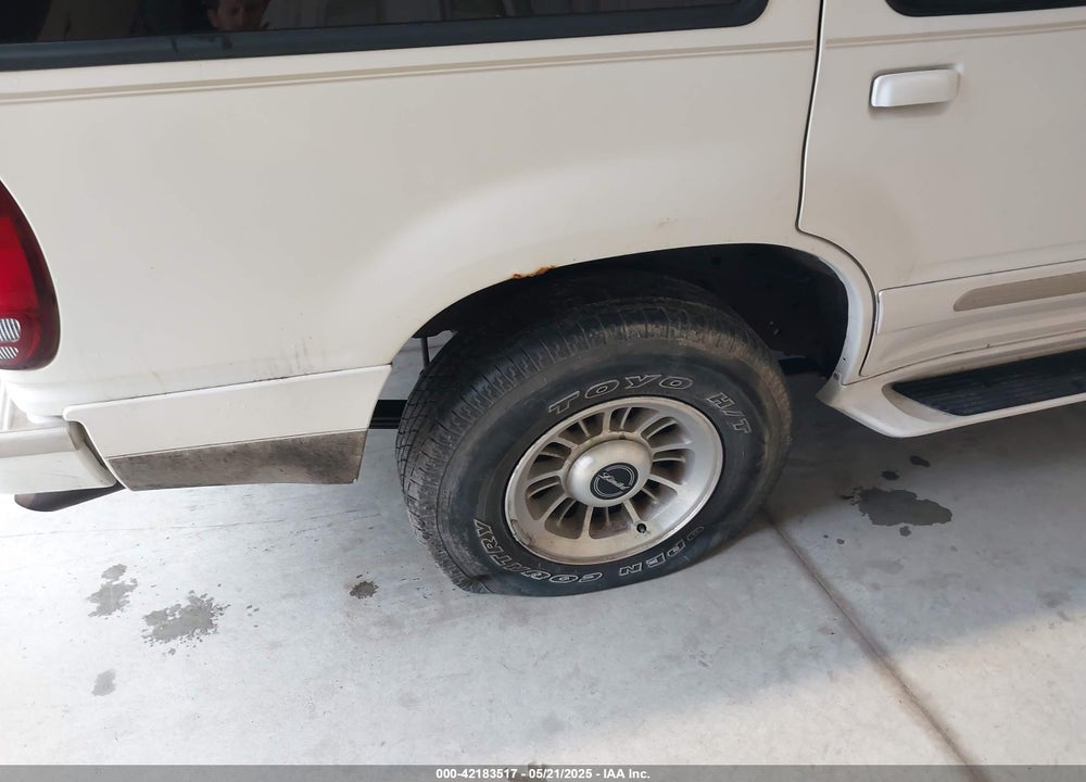 1998 FORD EXPLORER EDDIE BAUER/LIMITED/XL/XLT VIN: 1FMZU34E8WZB12600