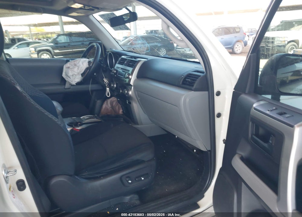 2011 TOYOTA 4RUNNER SR5 V6 VIN: JTEZU5JR6B5020860
