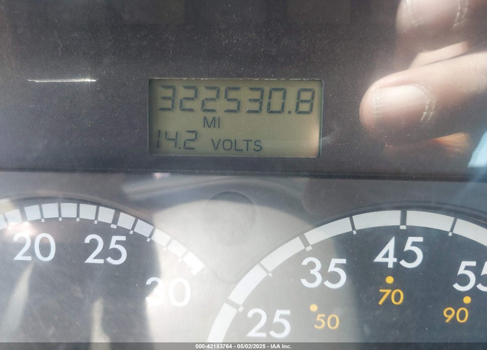 2001 STERLING TRUCK M 7500 VIN: 2FWBAKBS41AJ24858
