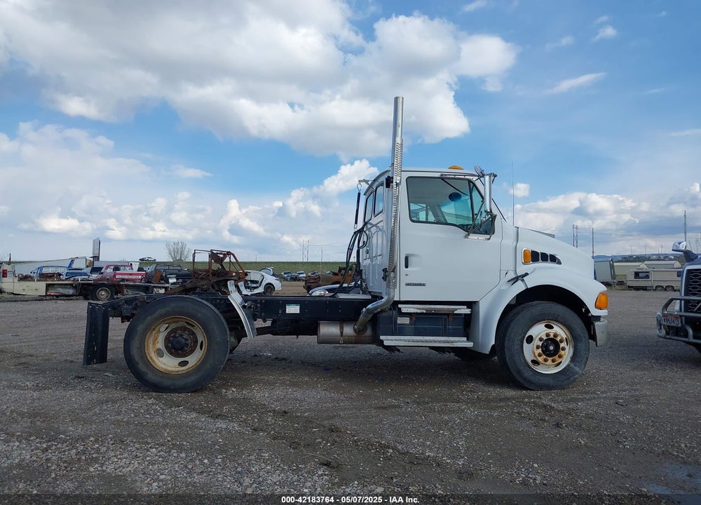 2001 STERLING TRUCK M 7500 VIN: 2FWBAKBS41AJ24858