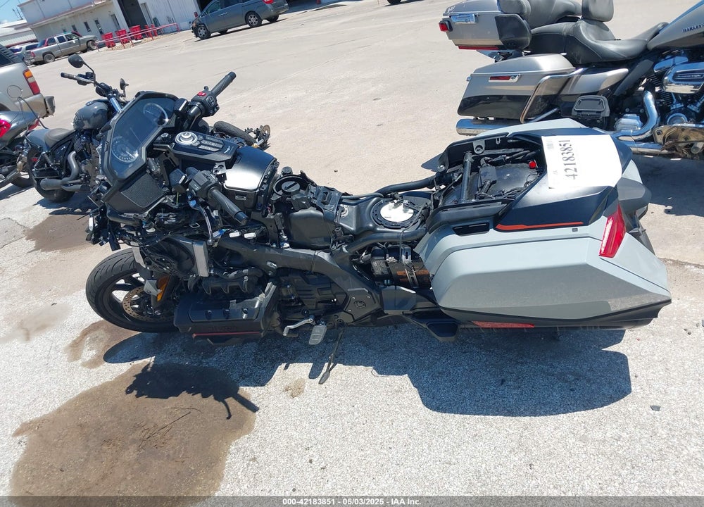 2021 HONDA GL1800 B VIN: JH2SC7919MK300111