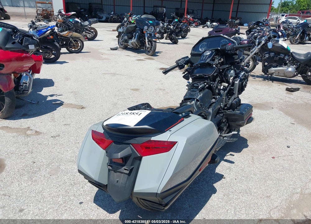 2021 HONDA GL1800 B VIN: JH2SC7919MK300111