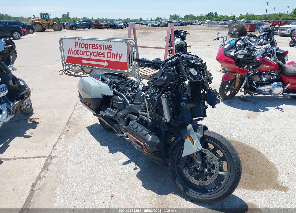 2021 HONDA GL1800 B VIN: JH2SC7919MK300111