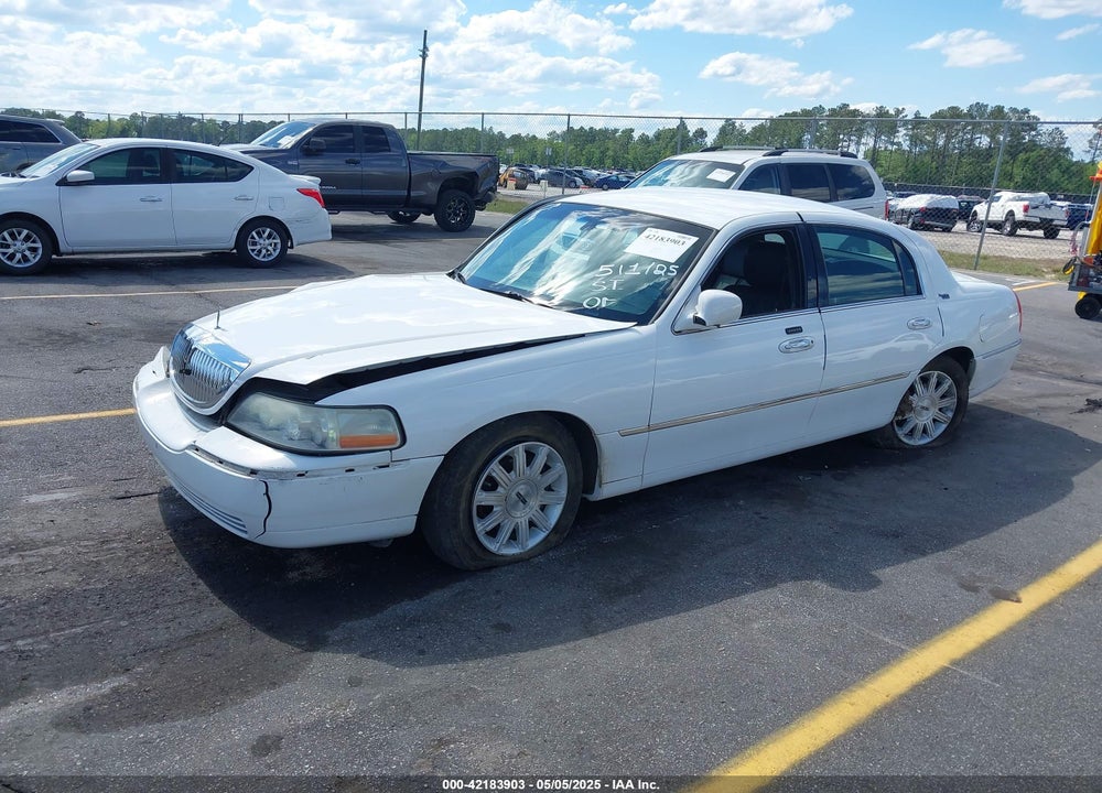 2011 LINCOLN TOWN CAR VIN: 2LNBL8CV6BX758446