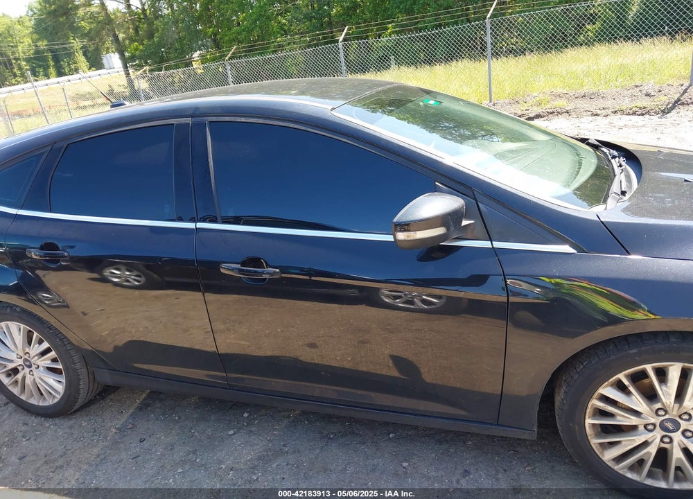 2015 FORD FOCUS VIN: 1FADP3N28FL325033