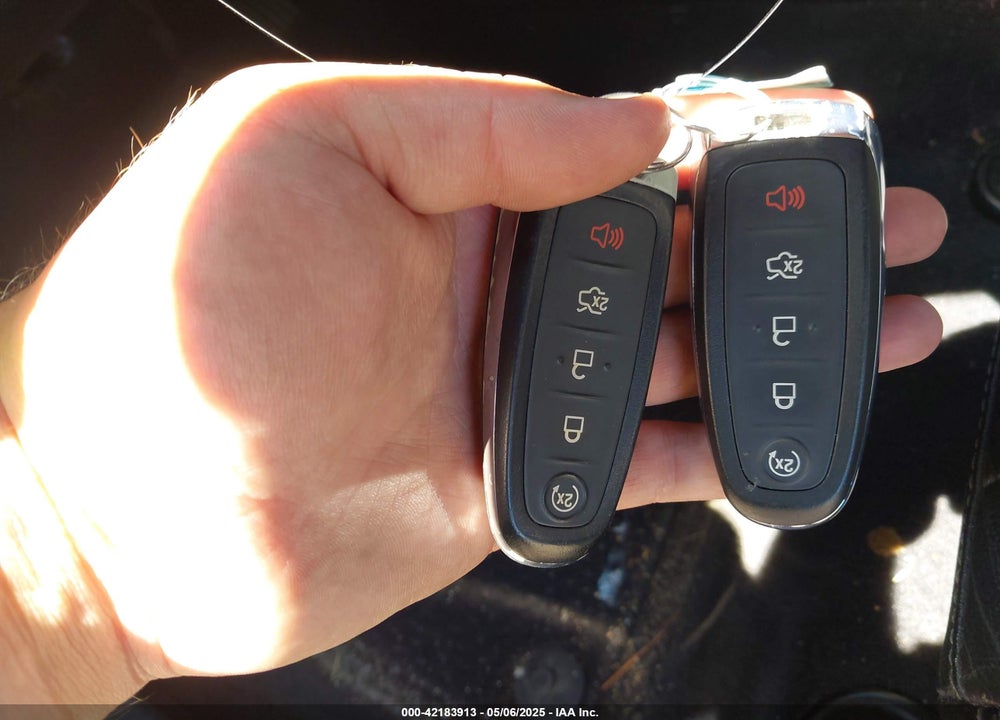 2015 FORD FOCUS VIN: 1FADP3N28FL325033