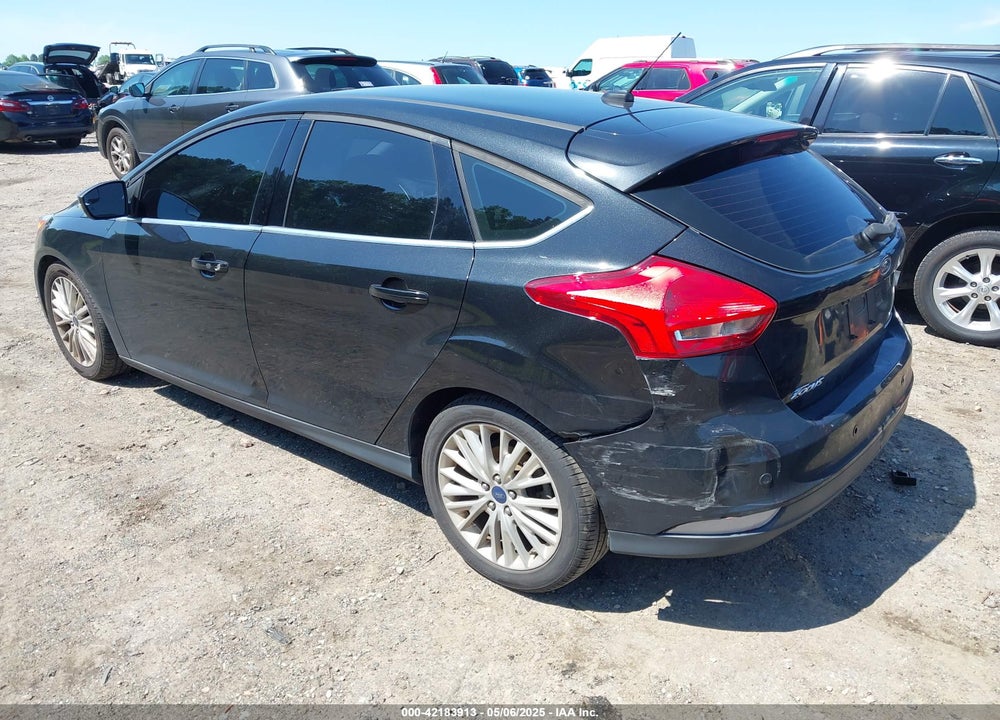 2015 FORD FOCUS VIN: 1FADP3N28FL325033