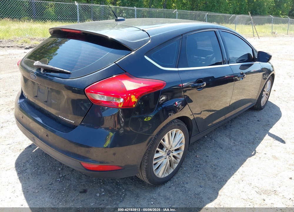 2015 FORD FOCUS VIN: 1FADP3N28FL325033