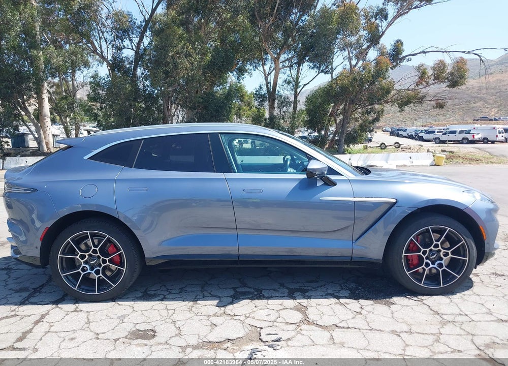 2021 ASTON MARTIN DBX VIN: SCFVUJAW8MTV02568