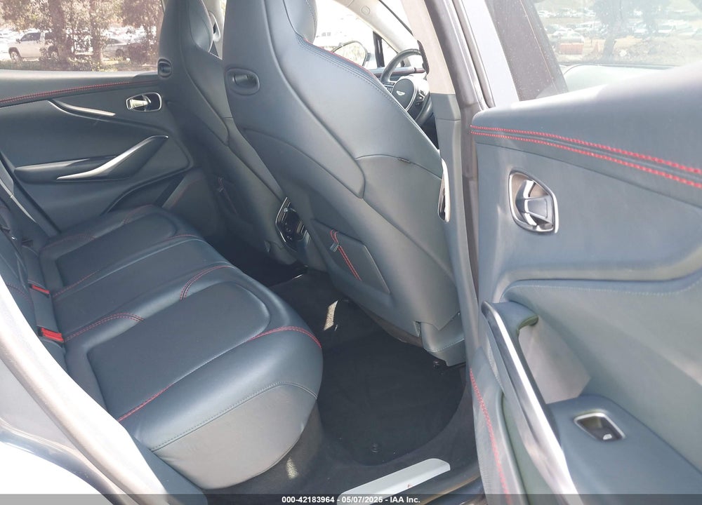 2021 ASTON MARTIN DBX VIN: SCFVUJAW8MTV02568