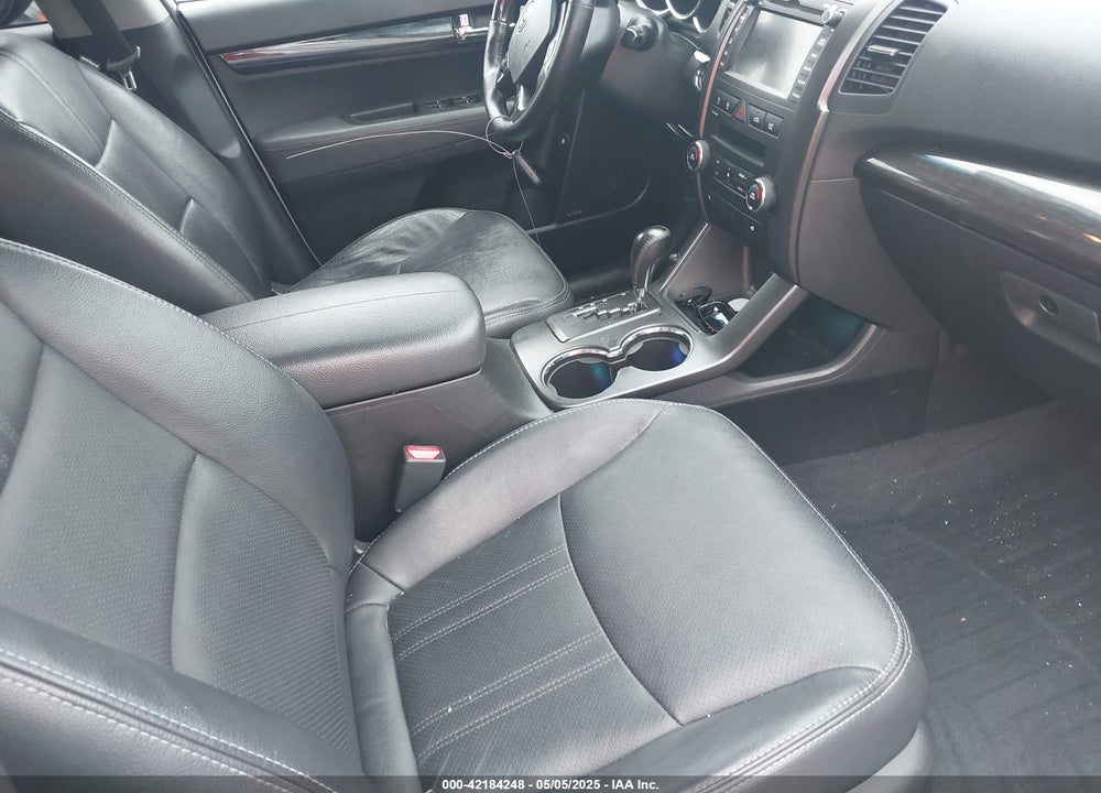 2013 KIA SORENTO VIN: 5XYKWDA26DG330546