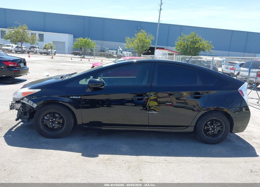 2014 TOYOTA PRIUS VIN: JTDKN3DUXE1774069