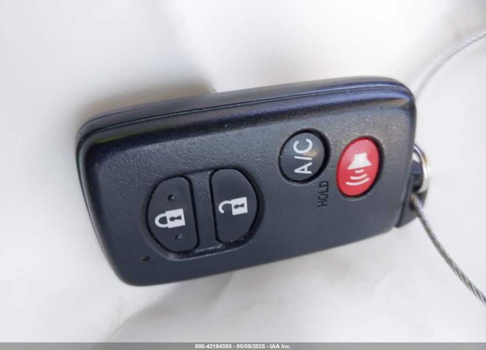 2014 TOYOTA PRIUS VIN: JTDKN3DUXE1774069