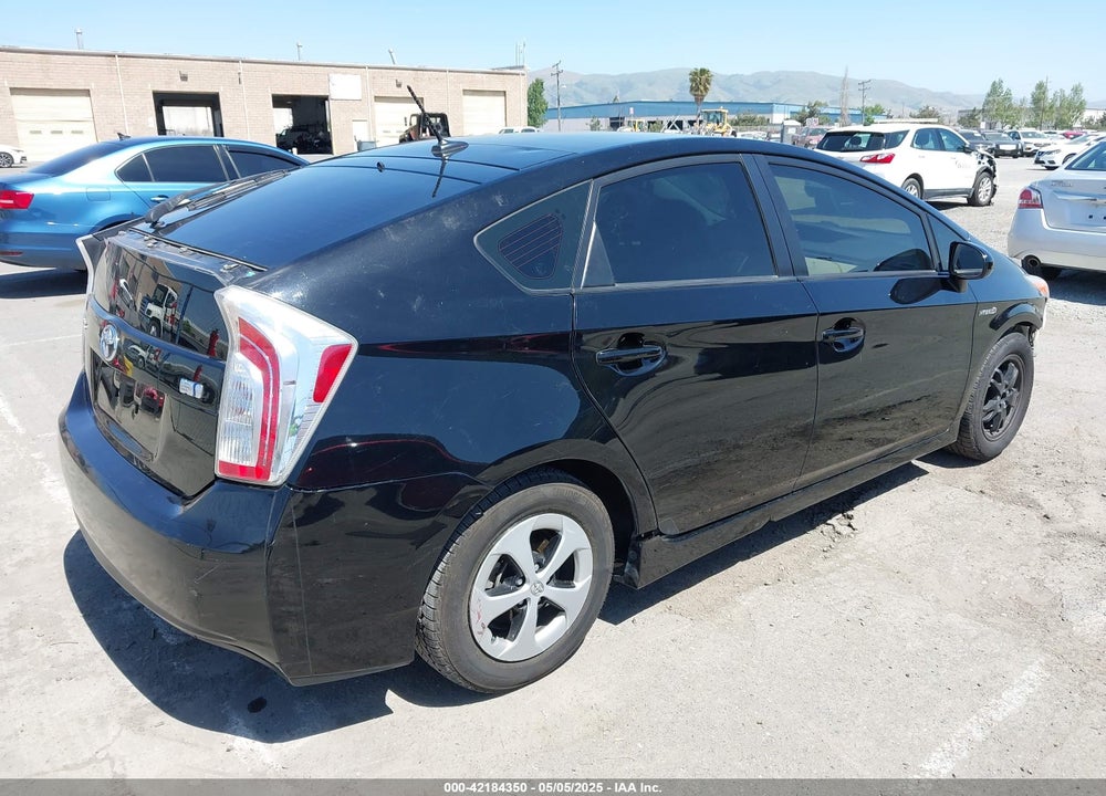 2014 TOYOTA PRIUS VIN: JTDKN3DUXE1774069