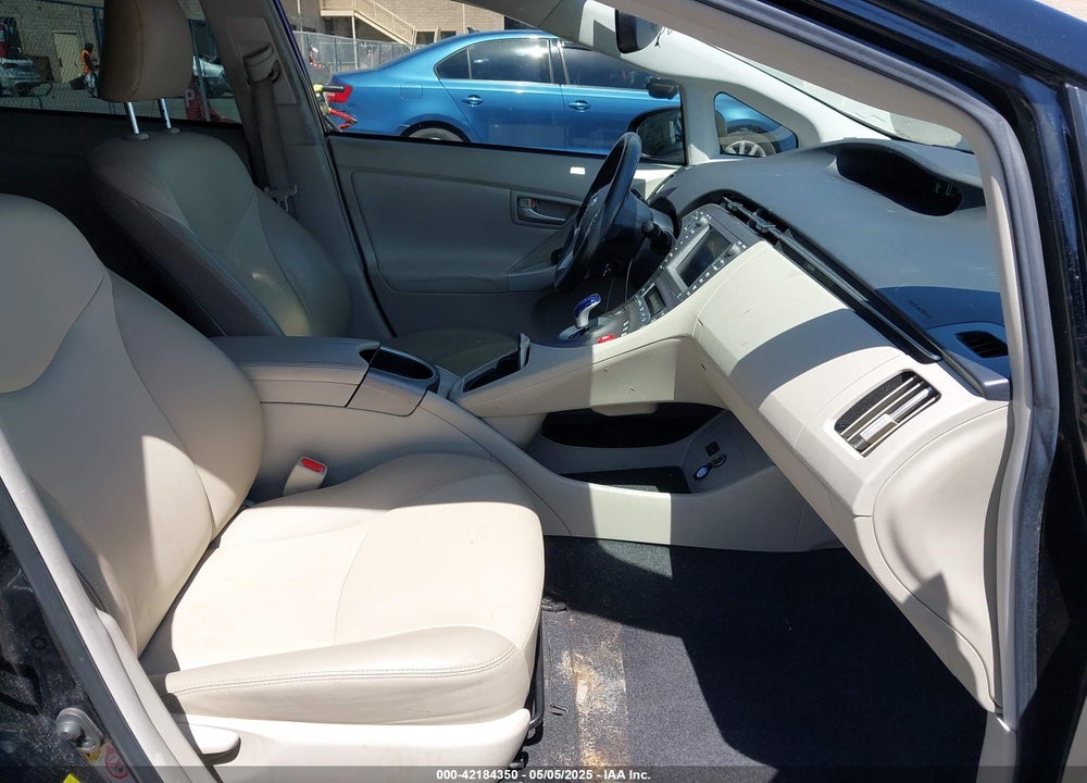 2014 TOYOTA PRIUS VIN: JTDKN3DUXE1774069