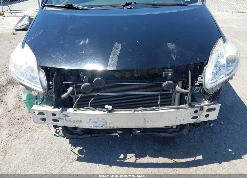 2014 TOYOTA PRIUS VIN: JTDKN3DUXE1774069