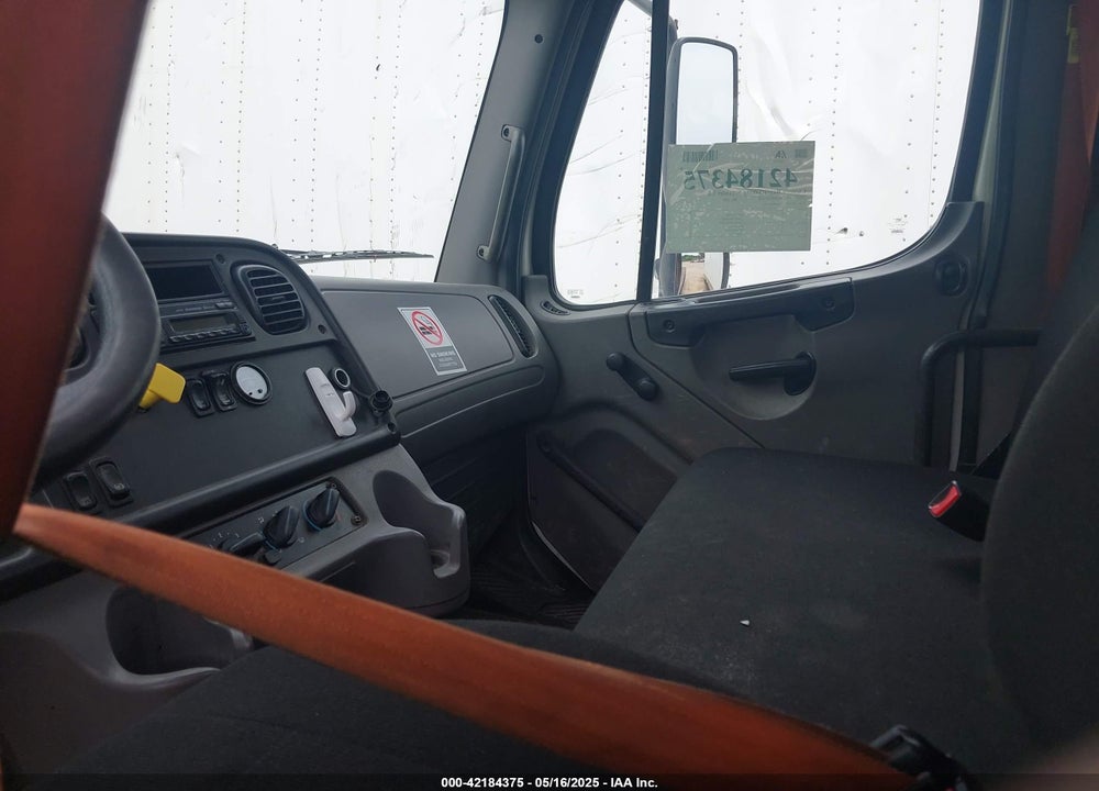 2017 FREIGHTLINER M2 106 VIN: 1FVHCYCY8HHJB2231