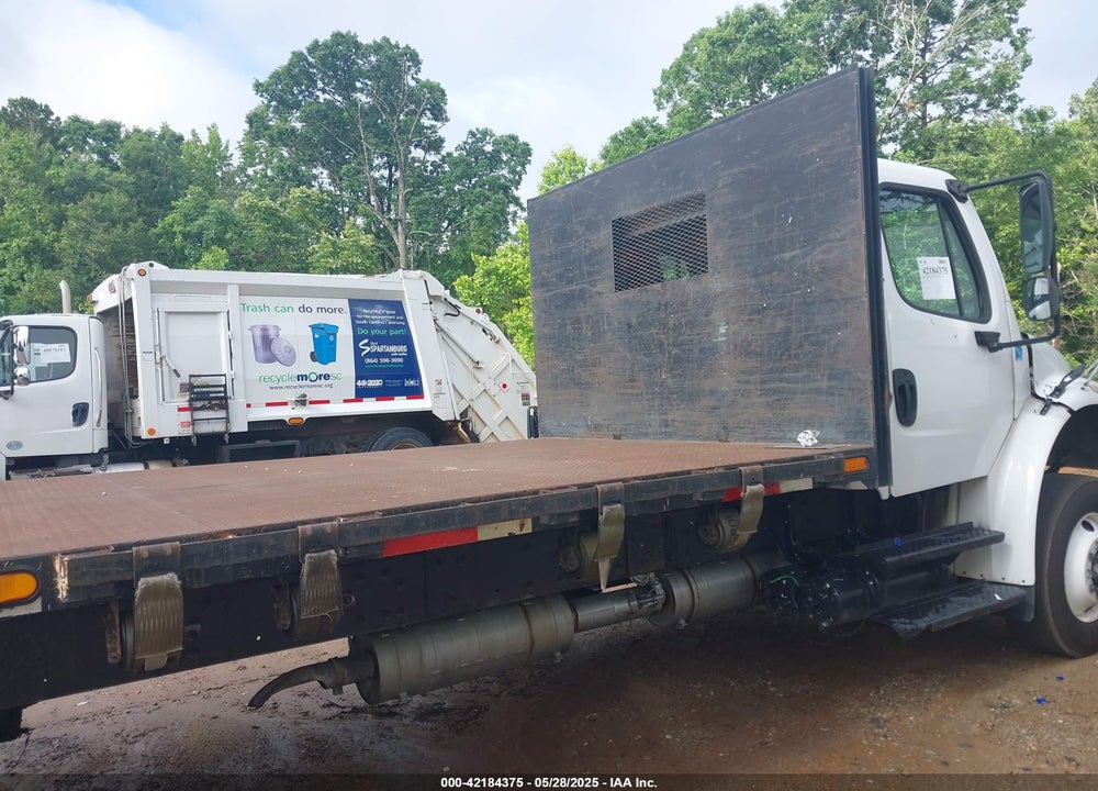 2017 FREIGHTLINER M2 106 VIN: 1FVHCYCY8HHJB2231