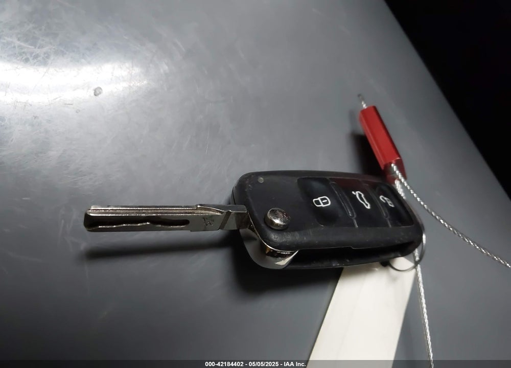 2013 VOLKSWAGEN JETTA 2.5L SE VIN: 3VWDX7AJ8DM258179