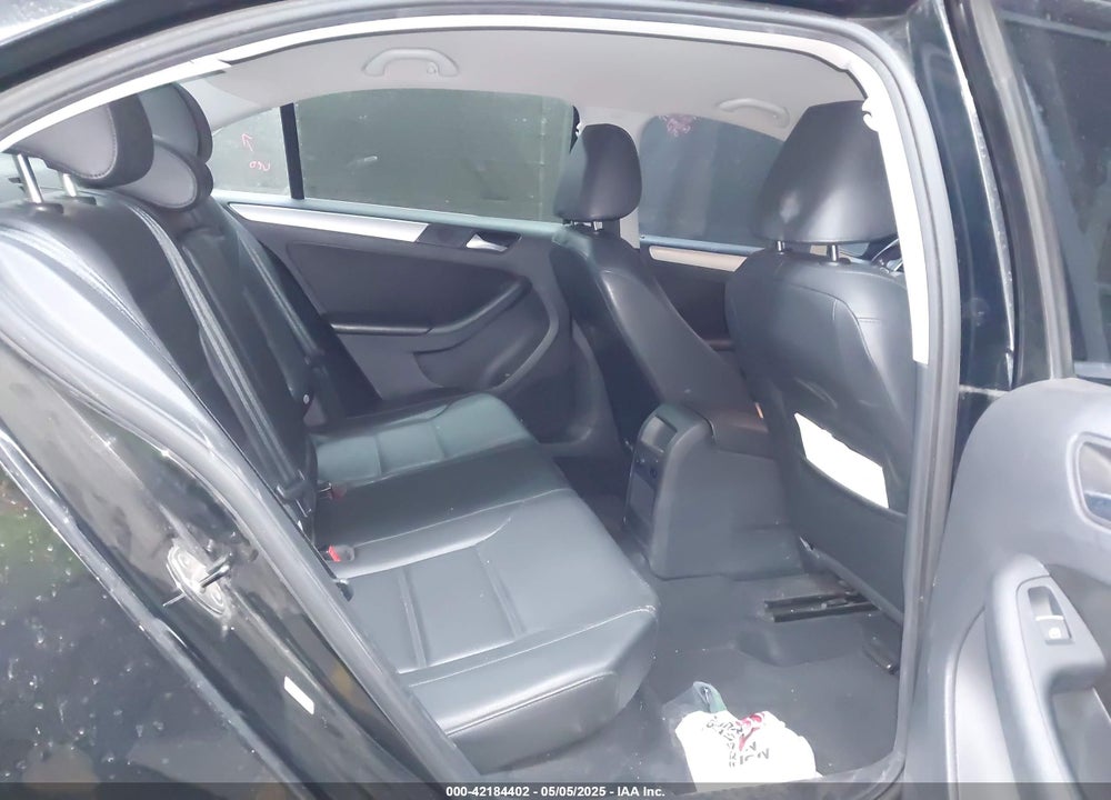 2013 VOLKSWAGEN JETTA 2.5L SE VIN: 3VWDX7AJ8DM258179
