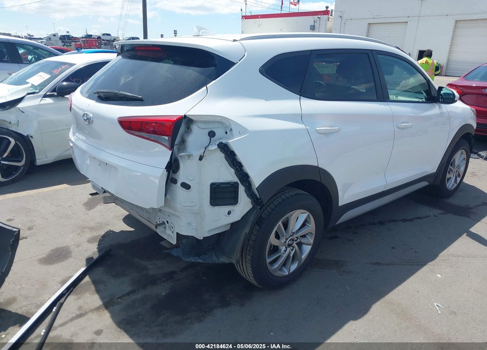 2018 HYUNDAI TUCSON VIN: KM8J33A48JU766322
