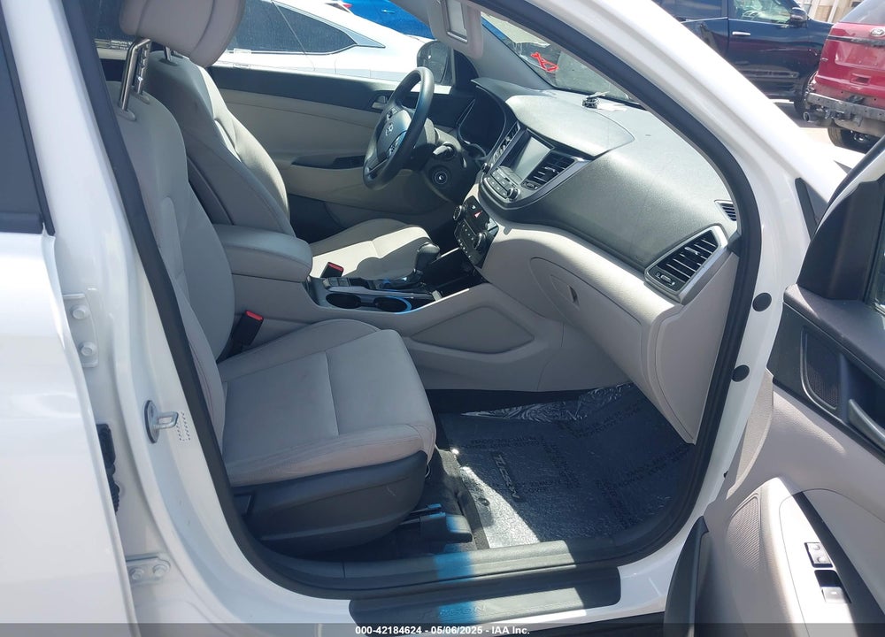 2018 HYUNDAI TUCSON VIN: KM8J33A48JU766322