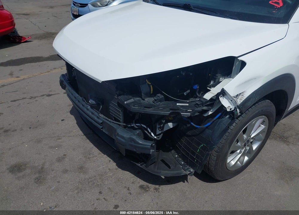 2018 HYUNDAI TUCSON VIN: KM8J33A48JU766322