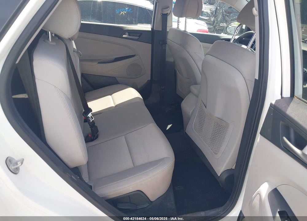 2018 HYUNDAI TUCSON VIN: KM8J33A48JU766322