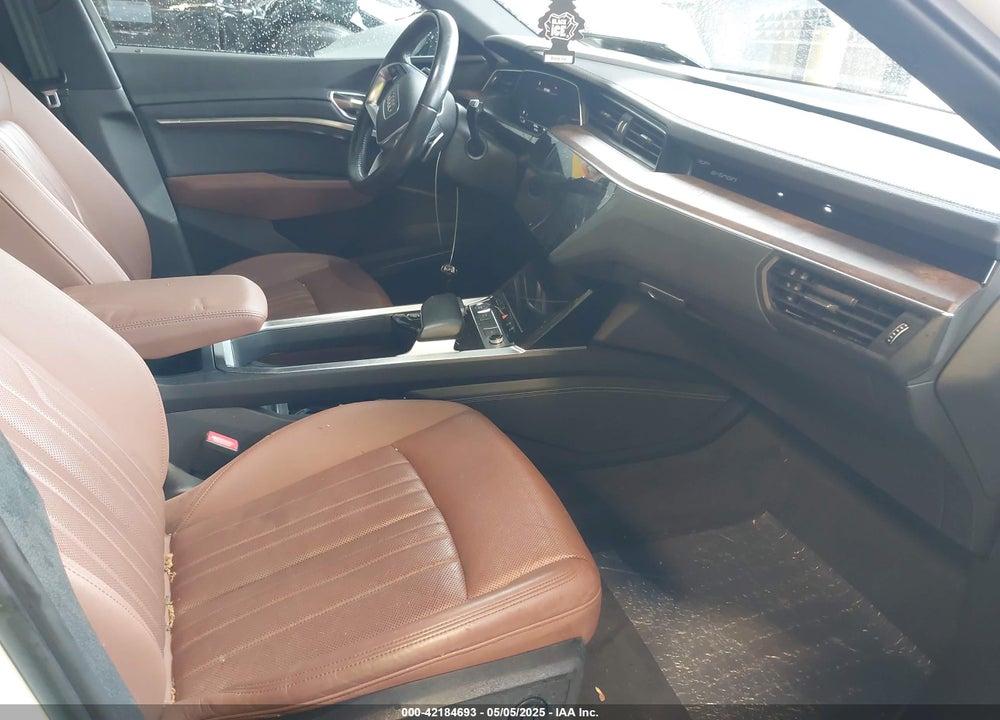 2019 AUDI E-TRON VIN: WA1LAAGE4KB023803