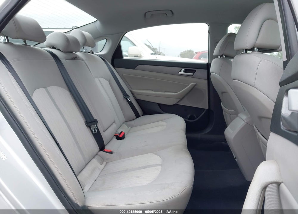 2016 HYUNDAI SONATA HYBRID SE VIN: KMHE24L18GA029712