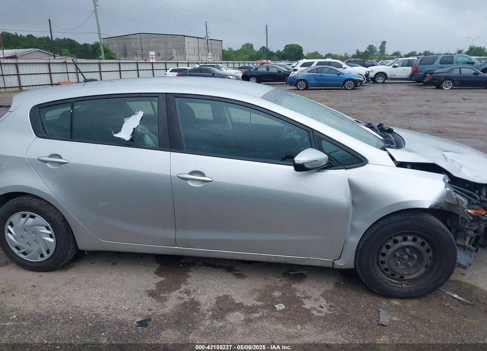 2017 KIA FORTE VIN: KNAFK5A82H5708896