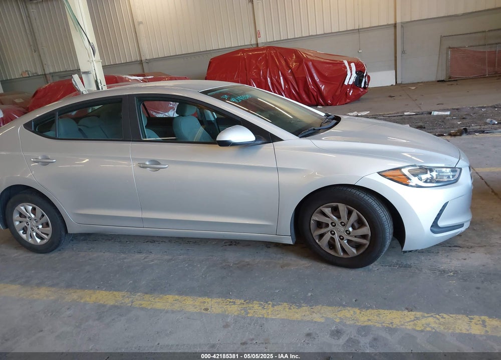 2017 HYUNDAI ELANTRA VIN: 5NPD74LF8HH186910