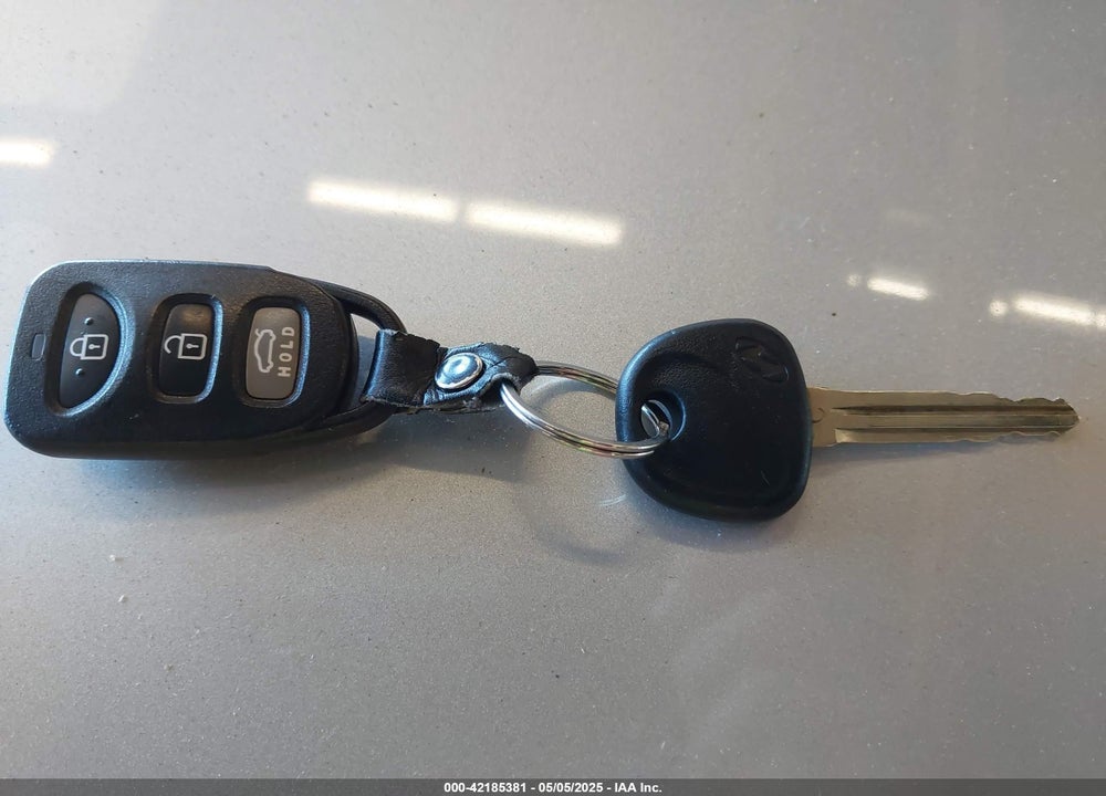 2017 HYUNDAI ELANTRA VIN: 5NPD74LF8HH186910