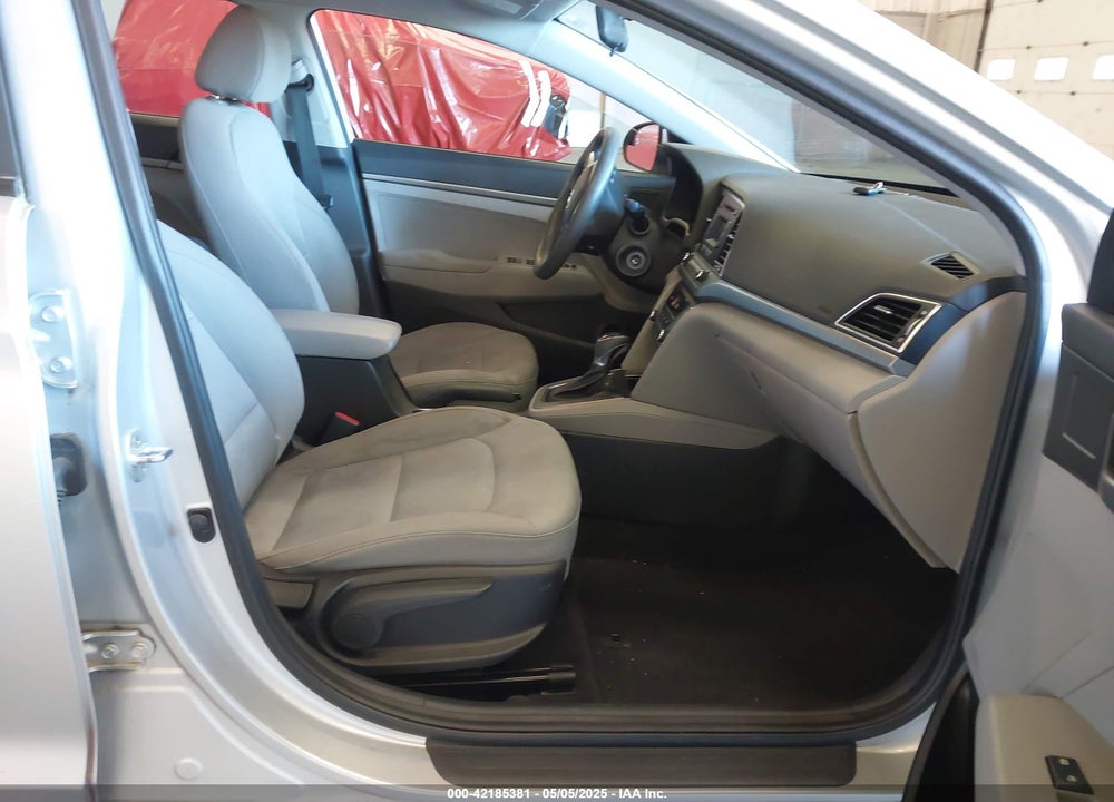2017 HYUNDAI ELANTRA VIN: 5NPD74LF8HH186910