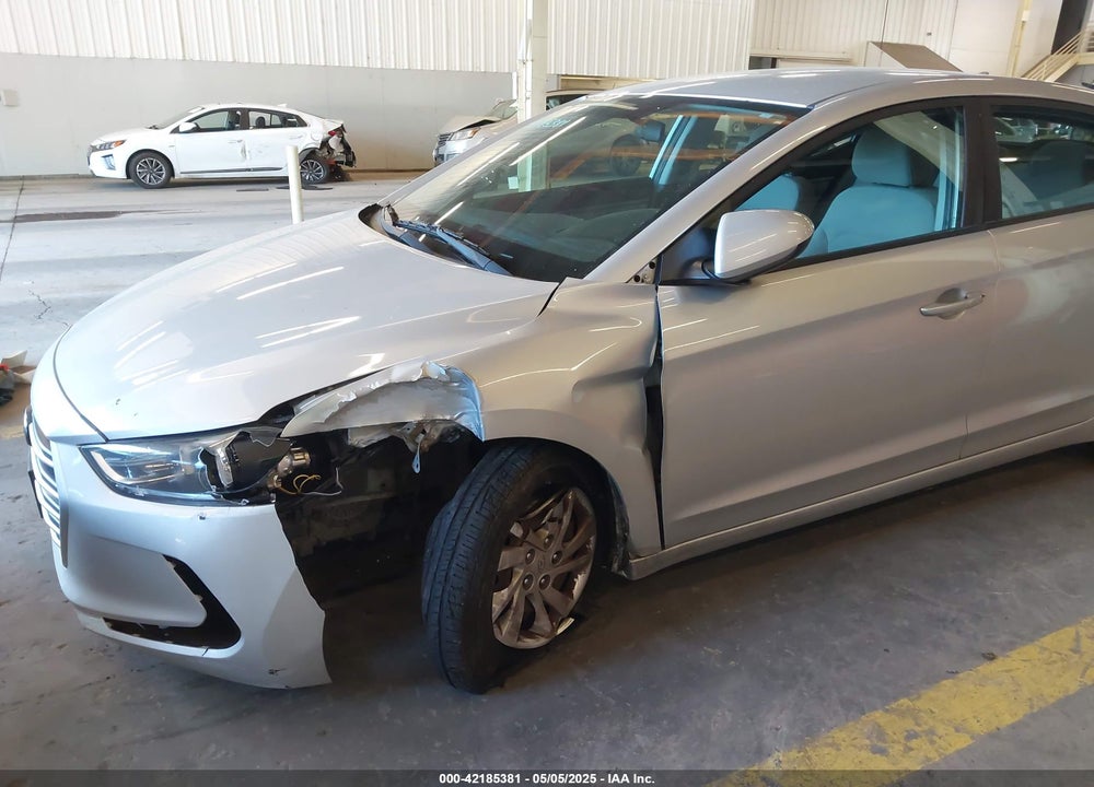 2017 HYUNDAI ELANTRA VIN: 5NPD74LF8HH186910