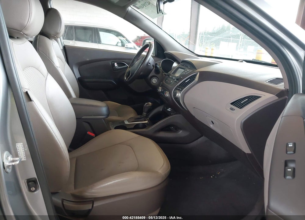 2015 HYUNDAI TUCSON SE VIN: KM8JUCAG0FU091144