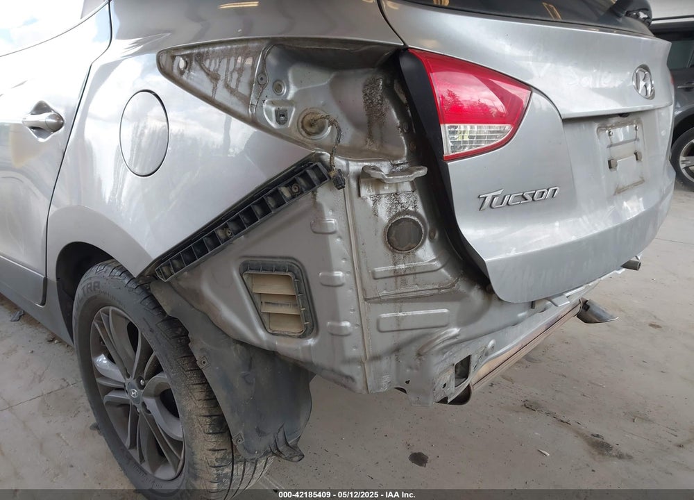 2015 HYUNDAI TUCSON SE VIN: KM8JUCAG0FU091144