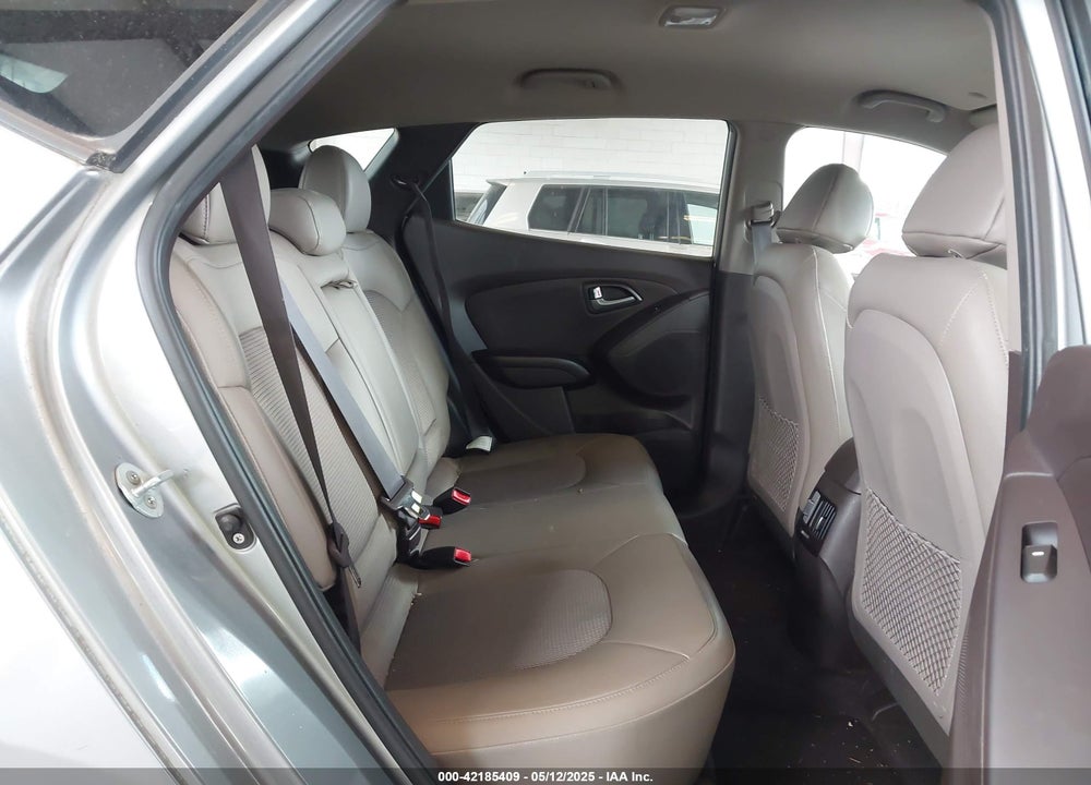 2015 HYUNDAI TUCSON SE VIN: KM8JUCAG0FU091144