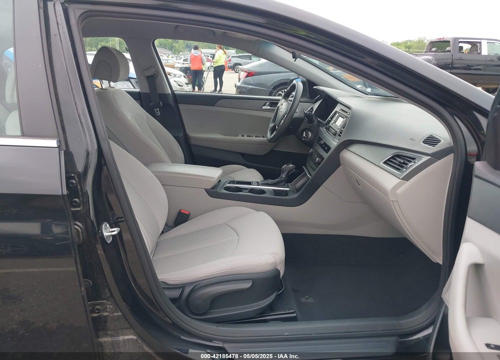 2015 HYUNDAI SONATA SE VIN: 5NPE24AF7FH006707
