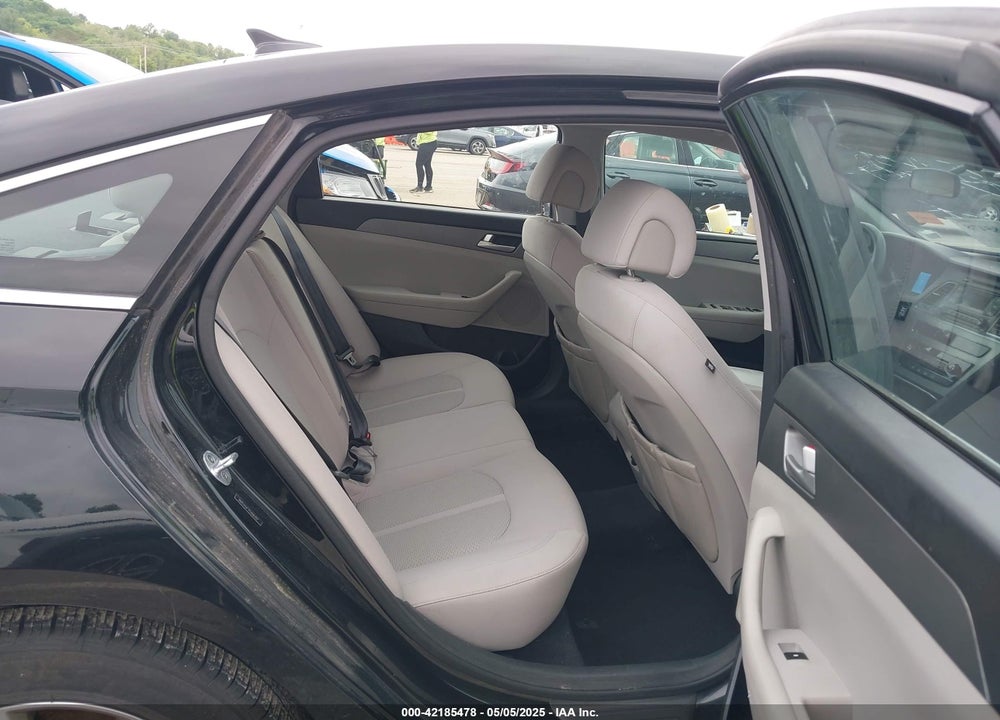 2015 HYUNDAI SONATA SE VIN: 5NPE24AF7FH006707