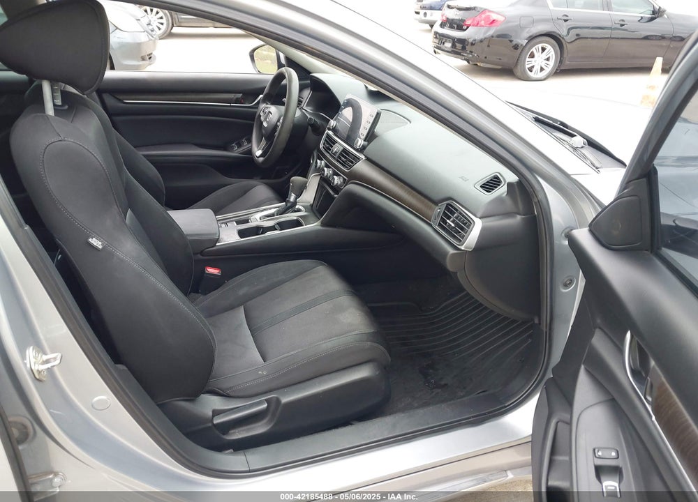 2019 HONDA ACCORD VIN: 1HGCV1F42KA095741