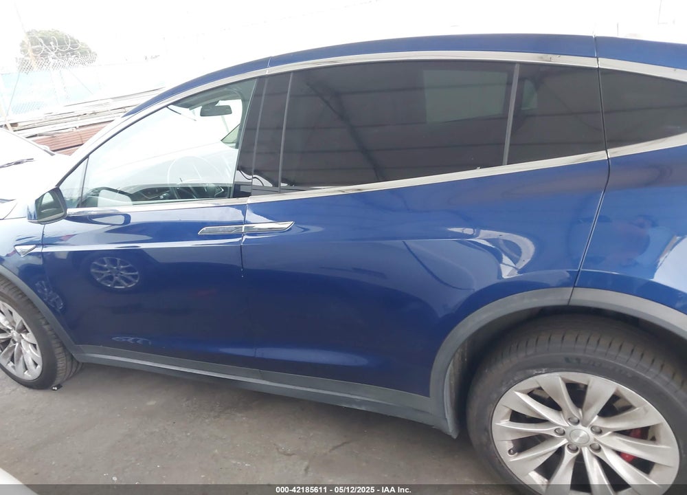2016 TESLA MODEL X VIN: 5YJXCAE40GFS00119