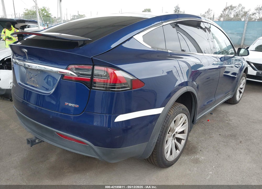 2016 TESLA MODEL X VIN: 5YJXCAE40GFS00119