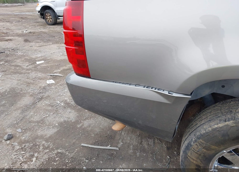 2007 CHEVROLET SUBURBAN 1500 LT VIN: 1GNFK16307J194973