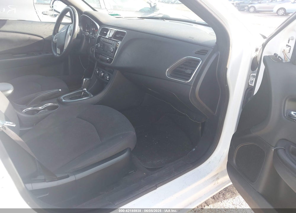 2014 CHRYSLER 200 TOURING VIN: 1C3CCBBG1EN117062