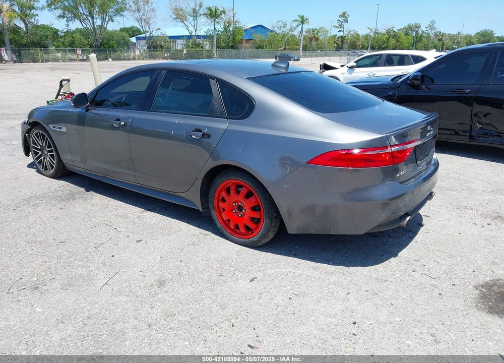 2016 JAGUAR XF VIN: SAJBF4BV3GCY00437