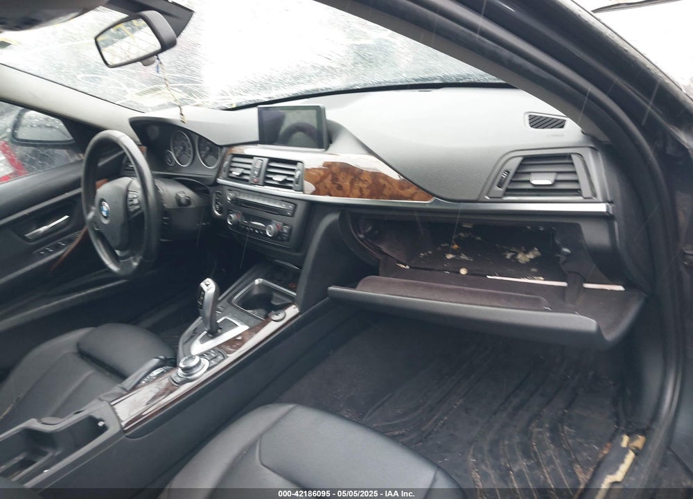 2013 BMW 328I XDRIVE VIN: WBA3B5G5XDNS04431